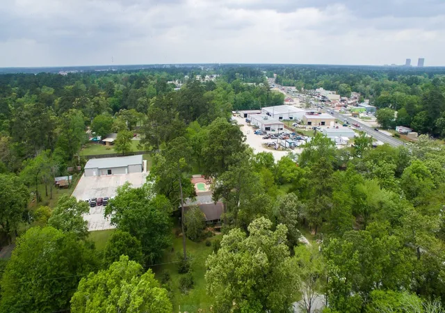 Photo 4 of Single family home for sale at 1802 Pinewoods Way, Spring, TX 77386 | MLS# 27922242 | Listing updated on 2026-06-02