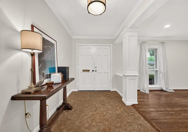 Photo 3 of Single family home for sale at 5810 Creekbend Dr, Houston, TX 77096 | MLS# 22426417 | Listing updated on 2026-09-20