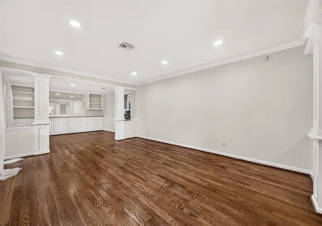 Photo 4 of Single family home for sale at 5810 Creekbend Dr, Houston, TX 77096 | MLS# 22426417 | Listing updated on 2026-09-20
