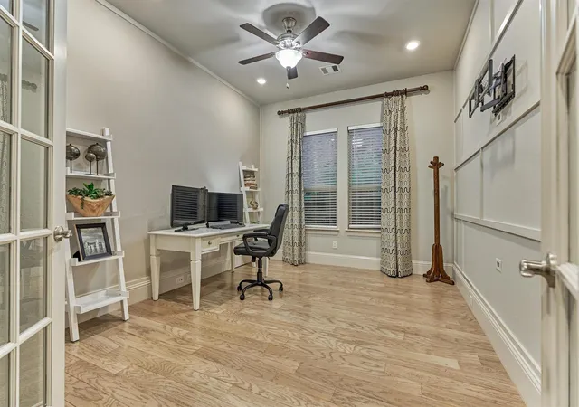 5th image of 6 Canopy Green Dr, Tomball, TX 77375 | MLS# 59175561