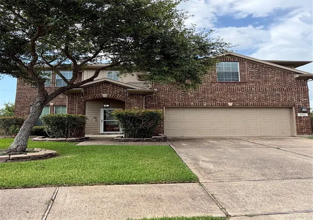 1st image of 7034 Sun Creek Dr, Hitchcock, TX 77563 | MLS# 33690101
