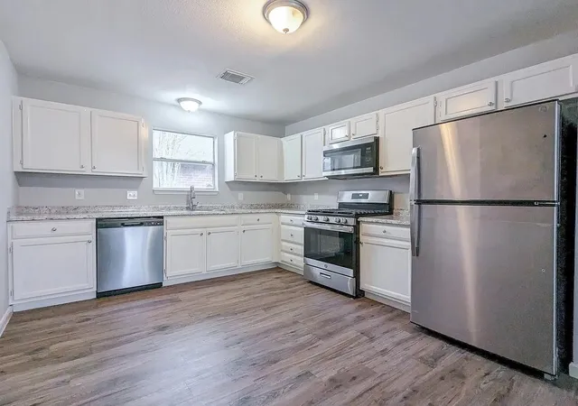 Photo 4 of Single family home for sale at 8106 Claiborne St, Houston, TX 77078 | MLS# 96780920 | Listing updated on 2026-06-27