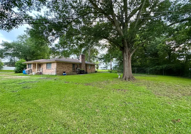 19th image of 213 E Rhodes Ave, Lufkin, TX 75901 | MLS# 67215528