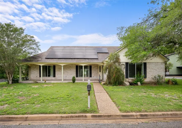 1st image of 315 E Fannin St, La Grange, TX 78945 | MLS# 7515101