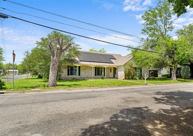 39th image of 315 E Fannin St, La Grange, TX 78945 | MLS# 7515101