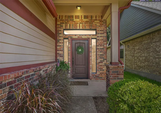 Photo 2 of Sale Pending at 25130 Alina Ln, Spring, TX 77386 | MLS# 76420738 | Listing updated on 2026-09-04