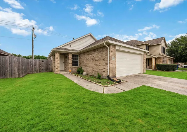 2nd image of 8426 Bay Run Ave, Baytown, TX 77521 | MLS# 53745422