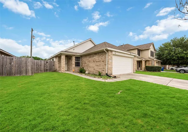 3rd image of 8426 Bay Run Ave, Baytown, TX 77521 | MLS# 53745422