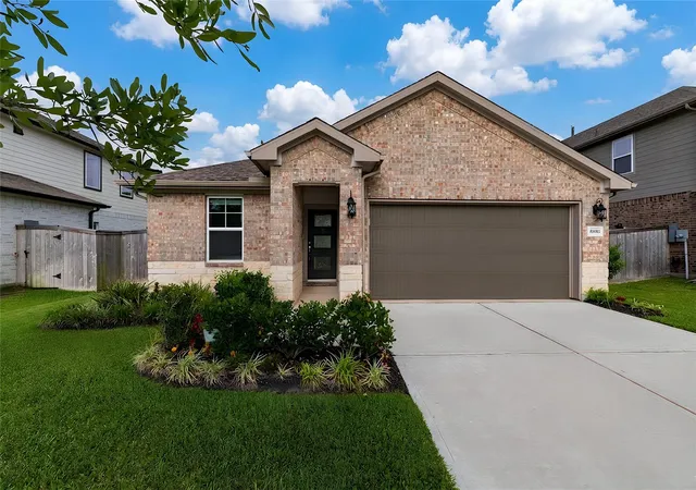 Homes for sale in Pearland, TX | 4910 Bottlebrush Dr, Pearland, TX 77584 | MLS# 70065170