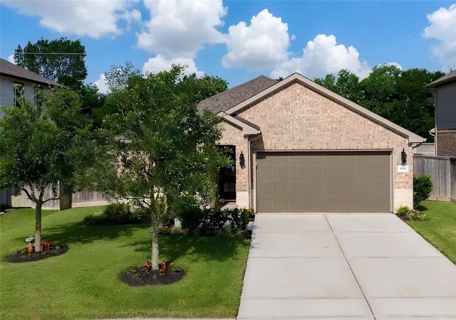 Homes for sale in Pearland, TX | 4910 Bottlebrush Dr, Pearland, TX 77584 | MLS# 70065170