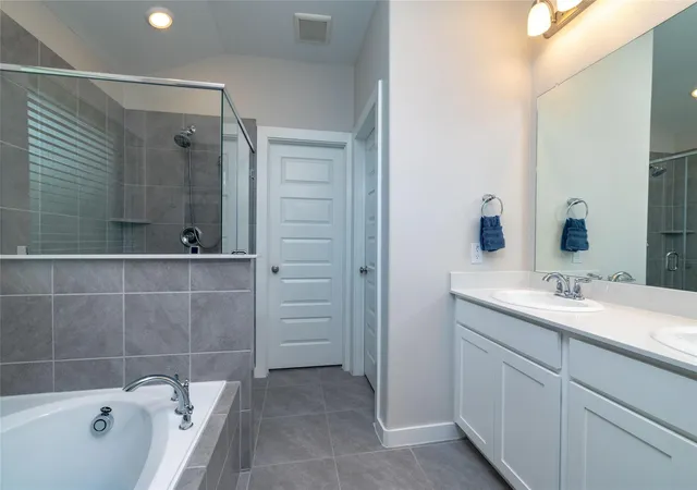Homes for sale in Pearland, TX | 4910 Bottlebrush Dr, Pearland, TX 77584 | MLS# 70065170