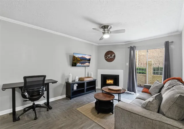 4th image of 12550 Whittington Dr, Houston, TX 77077