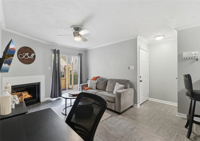5th image of 12550 Whittington Dr, Houston, TX 77077