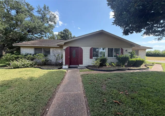 27th image of 3704 Cork Dr, Houston, TX 77047 | MLS# 73203716