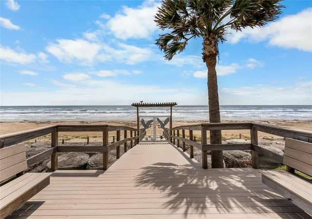 Homes for sale in Jamaica Beach, TX | 14 Blue Heron Cir, Jamaica Beach, TX 77554 | MLS# 2082683
