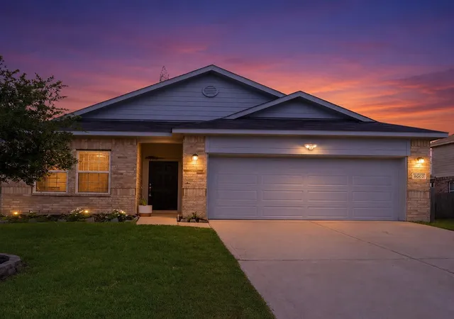 Homes for sale in Baytown, TX | 8002 Brooks Crossing Dr, Baytown, TX 77521 | MLS# 21942450