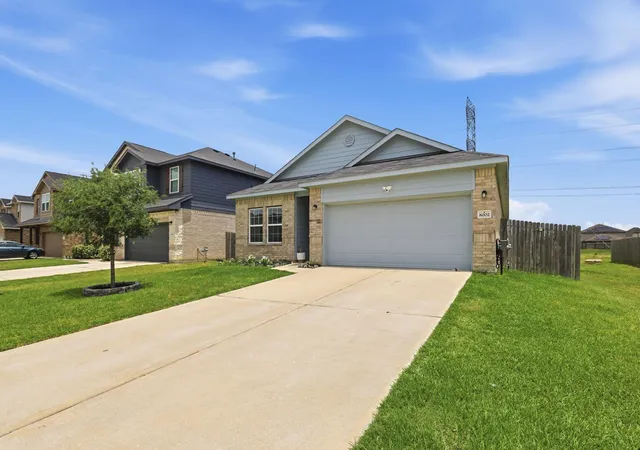 Homes for sale in Baytown, TX | 8002 Brooks Crossing Dr, Baytown, TX 77521 | MLS# 21942450
