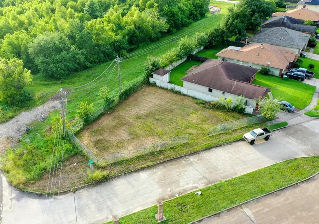 Photo 3 of Land for sale at 0 Bradford Way Dr, Houston, TX 77075 | MLS# 89888460 | Listing updated on 2026-08-25