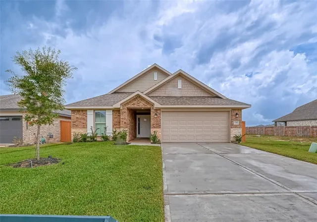 1st image of 13901 Seneca Lake Dr, La Marque, TX 77568 | MLS# 42055122