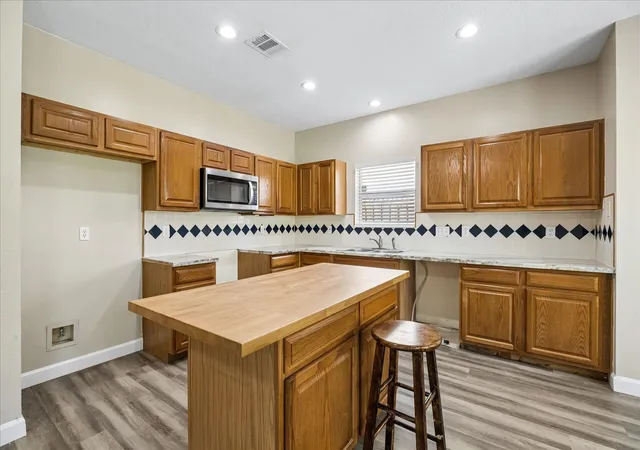 Photo 4 of Single family home for sale at 13722 Wheatbridge Dr, Houston, TX 77041 | MLS# 30071029 | Listing updated on 2026-09-09