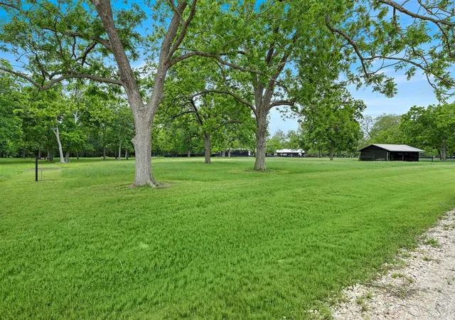 2nd image of 32927 Southern Manors Dr, Fulshear, TX 77441 | MLS# 12509350