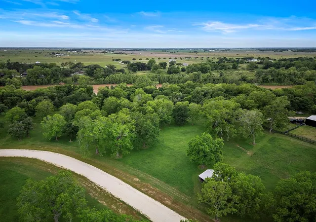 3rd image of 32927 Southern Manors Dr, Fulshear, TX 77441 | MLS# 12509350