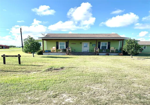 Homes for sale in Palacios, TX | 142 Tarpon Dr, Palacios, TX 77465 | MLS# 87399363