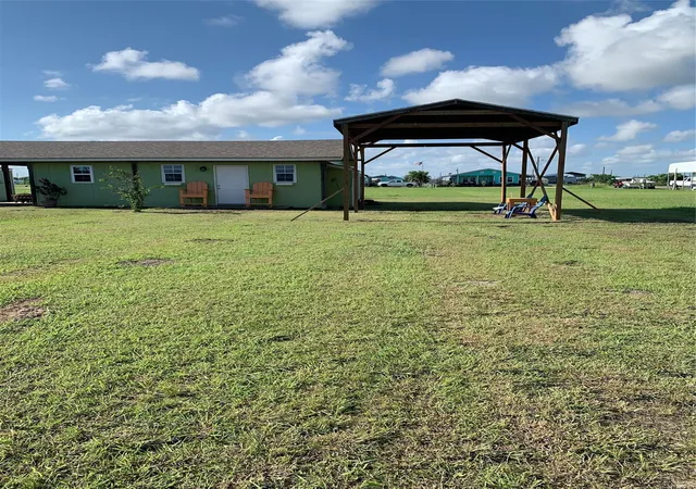 Homes for sale in Palacios, TX | 142 Tarpon Dr, Palacios, TX 77465 | MLS# 87399363