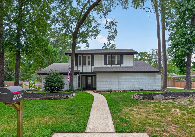 Photo 1 of Single family home for sale at 2207 Laurel Hl Dr, Kingwood, TX 77339 | MLS# 97842290 | Listing updated on 2026-09-18