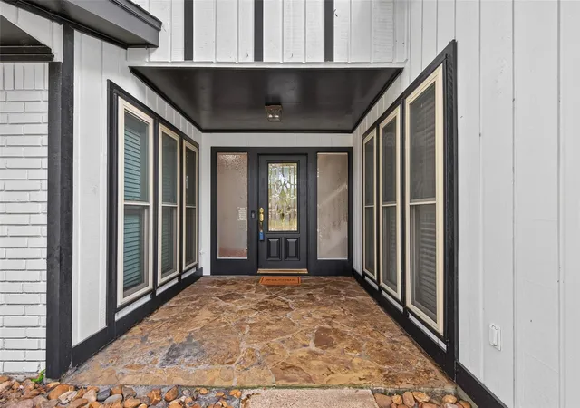 Photo 3 of Single family home for sale at 2207 Laurel Hl Dr, Kingwood, TX 77339 | MLS# 97842290 | Listing updated on 2026-09-18