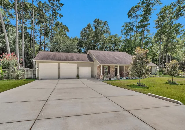 1st image of 13957 Challenger Dr, Willis, TX 77318 | MLS# 50474272