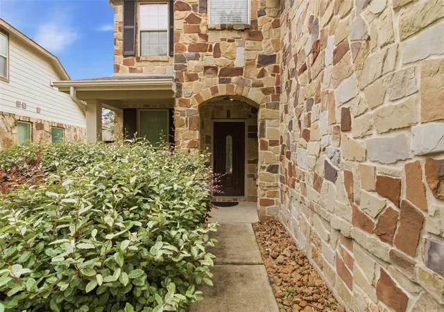 2nd image of 16626 Lake Prince Ln, Houston, TX 77044 | MLS# 31750590