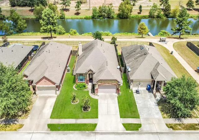 Photo 2 of Sale Pending at 28622 Lockeridge Springs Dr, Spring, TX 77386 | MLS# 80910044 | Listing updated on 2026-09-10