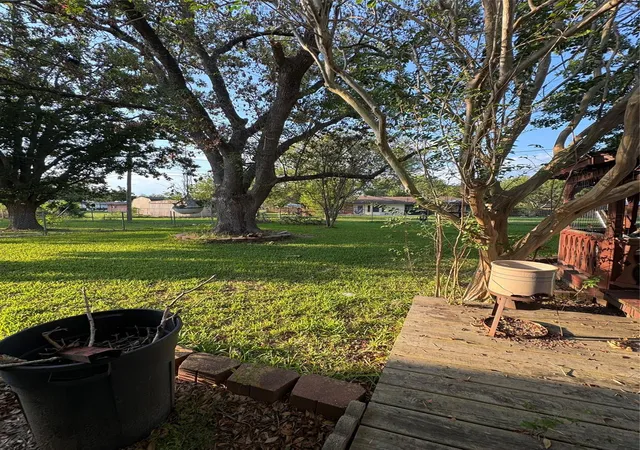 Photo 3 of Single family home for sale at 212 E Elizabeth Ave, Palacios, TX 77465 | MLS# 93567575 | Listing updated on 2026-08-28