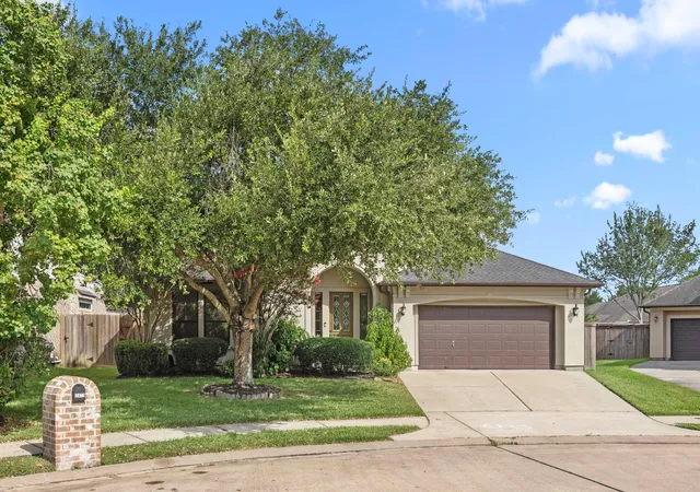 2nd image of 1474 Garden Lakes Dr, Friendswood, TX 77546 | MLS# 58998473