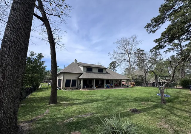 Photo 3 of Single family home for sale at 707 Fairway Oaks, Conroe, TX 77302 | MLS# 93050167 | Listing updated on 2026-09-11