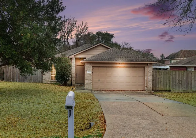 Photo 1 of Single family home for sale at 322 Moonwalk St, Montgomery, TX 77356 | MLS# 75445565 | Listing updated on 2026-09-03