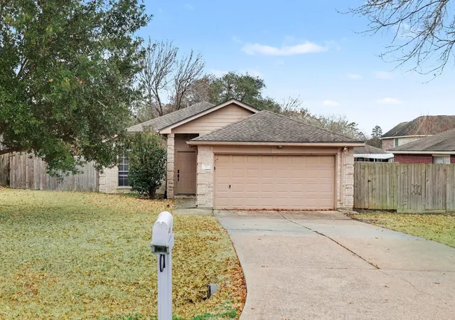 Photo 2 of Single family home for sale at 322 Moonwalk St, Montgomery, TX 77356 | MLS# 75445565 | Listing updated on 2026-09-03