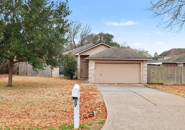 Photo 3 of Single family home for sale at 322 Moonwalk St, Montgomery, TX 77356 | MLS# 75445565 | Listing updated on 2026-09-03