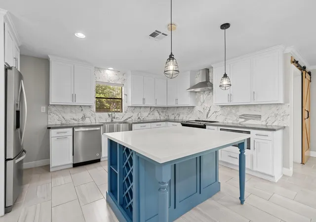 4th image of 10139 Knoboak Dr, Houston, TX 77080 | MLS# 46940283