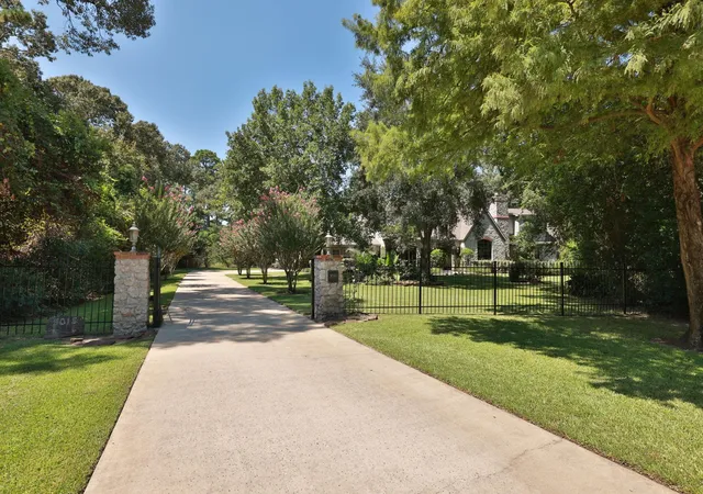 Photo 2 of Sale Pending at 3018 Mcdonald Ct, Spring, TX 77380 | MLS# 59983549 | Listing updated on 2026-09-14