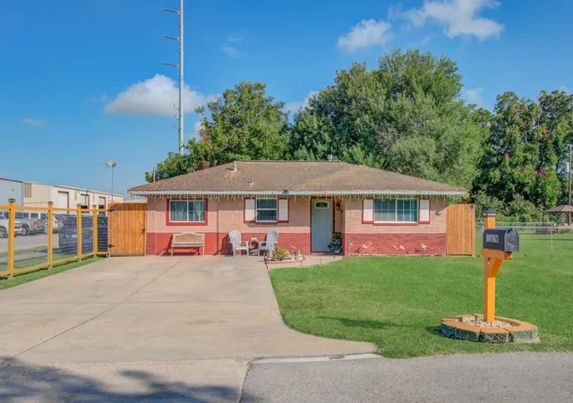 2nd image of 1115 Iowa St, South Houston, TX 77587 | MLS# 53036689