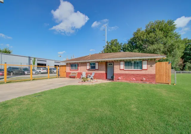 4th image of 1115 Iowa St, South Houston, TX 77587 | MLS# 53036689