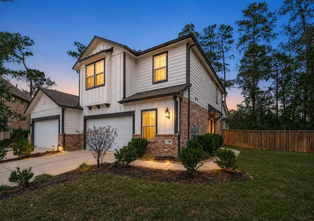 3rd image of 218 Skybranch Ct, Conroe, TX 77304 | MLS# 49931751