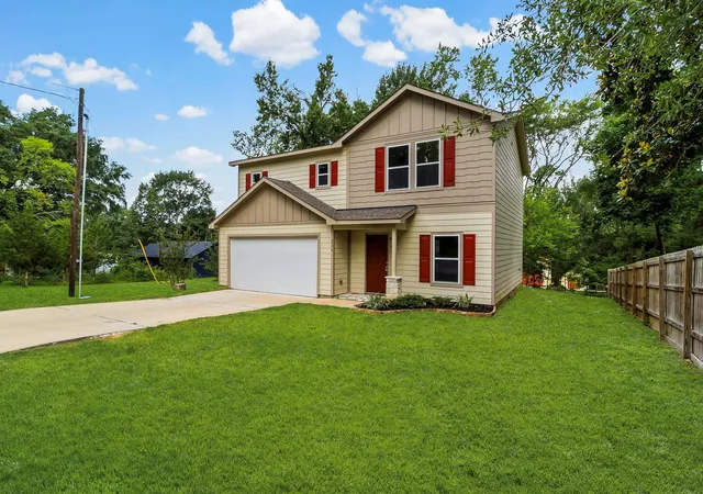Photo 3 of Single family home for sale at 226 Holw Oak, Livingston, TX 77351 | MLS# 56053720 | Listing updated on 2026-07-23