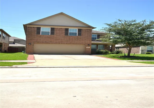 Photo 2 of Single family home for sale at 14610 Ruddy Duck Ln, Houston, TX 77049 | MLS# 76832922 | Listing updated on 2026-09-15