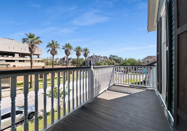 Photo 3 of Single family home for sale at 1911 Sealy St, Galveston, TX 77550 | MLS# 86434414 | Listing updated on 2026-08-08
