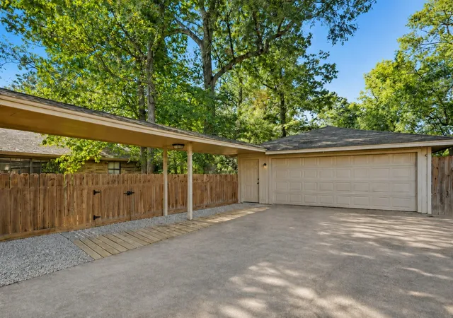 Photo 2 of Single family home for sale at 208 Cliffbrook Ln, Cleveland, TX 77327 | MLS# 48218205 | Listing updated on 2026-09-04