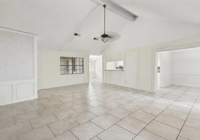 Photo 4 of Single family home for sale at 208 Cliffbrook Ln, Cleveland, TX 77327 | MLS# 48218205 | Listing updated on 2026-09-04