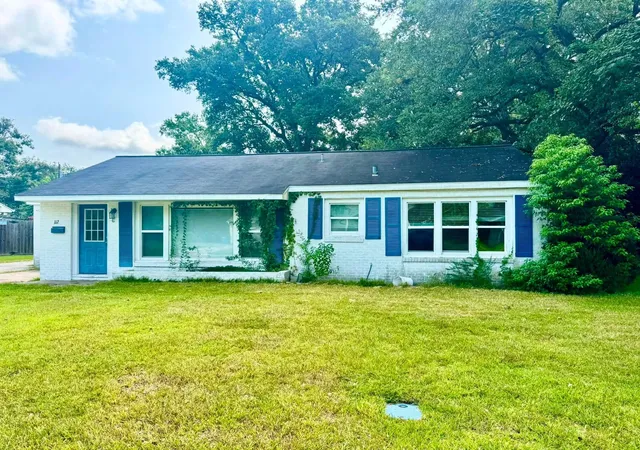1st image of 112 Cravens Dr, Silsbee, TX 77656 | MLS# 96890649
